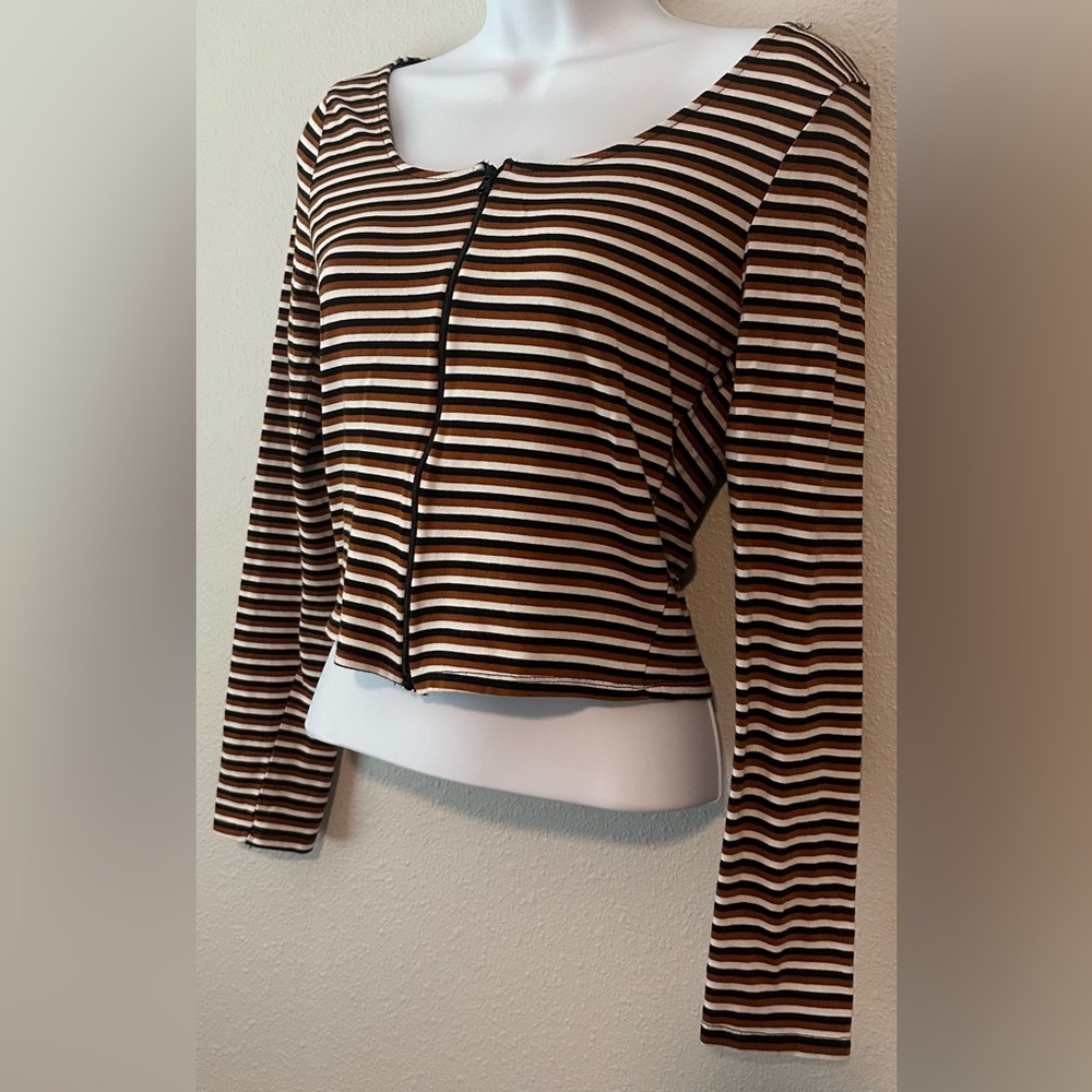 Heart and Hips Women’s Striped Zip Up Long Sleeve Crop Top Size Large